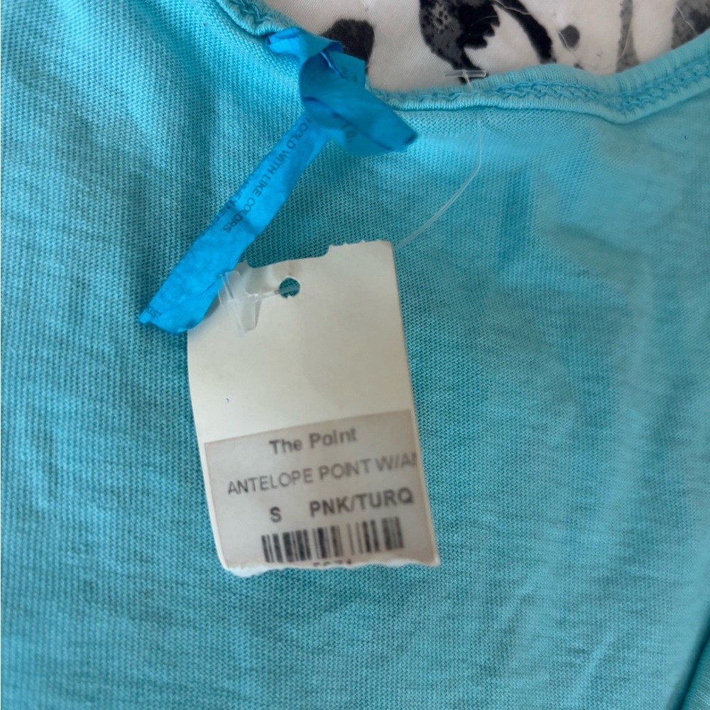 Antelope Turquoise Tank Top with Multicolor Design - Picture 2 of 3
